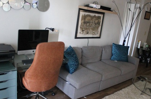 Lombard Apartment | Simple Comfy - One Bedroom Apartment in Lombard