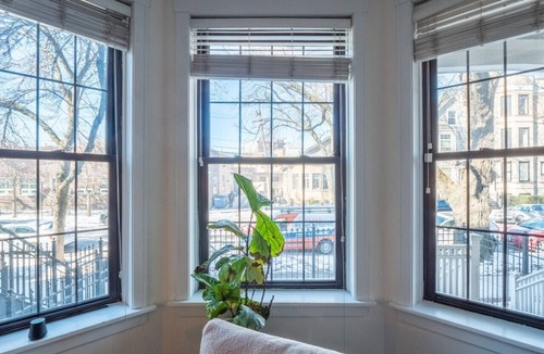 Wrigleyville Condo | Six-Bedrooms in Wrigleyville