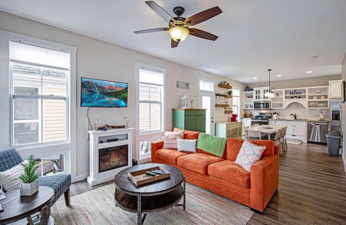 Ottawa House | Skippin` Stones | 2 Bed, 1.5 Bath