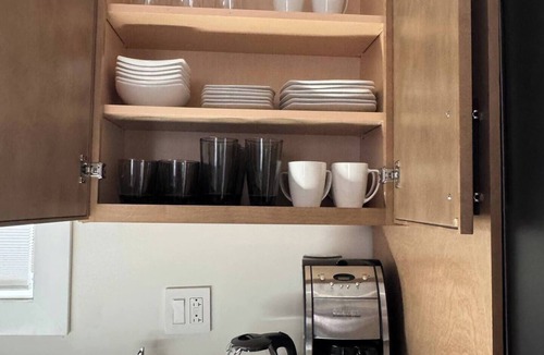 Avondale Condo | Sleek Avondale Condo - King and Queen + Spa Bath + Garage + Sass