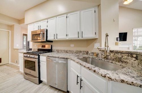 Forestview House | Sleek + Modern Lombard Townhome w/Pond View!
