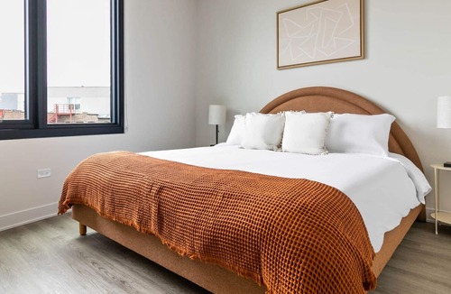 River West Apartment | Sleek River West 1BR w/ Rooftop & Gym, steps to Blue Line, by Blueground