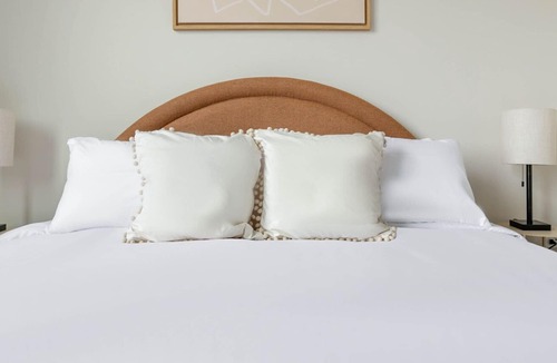 River West Apartment | Sleek River West 1BR w/ Rooftop & Gym, steps to Blue Line, by Blueground