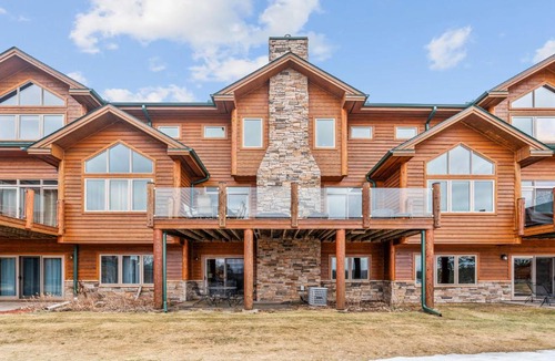McGregor House | Sleep 10-Big Sandy Villa-Luxury-Lake view deck