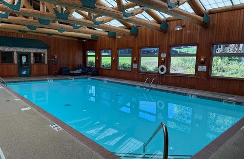 McGregor House | Sleep 10-Big Sandy Villa-Luxury-Lake view deck