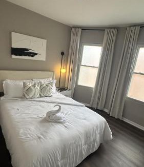 South Austin House | Sleeps 18 6BR Gym, Game Room and Theater