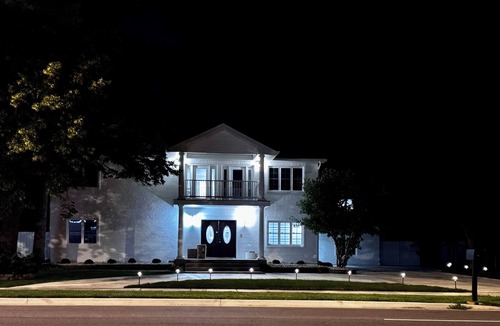 Des Plaines House | Sleeps 24+ Luxury house Near Chicago 12 king beds