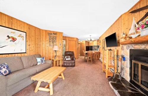 Lutsen House | Slopeside North Shore Views | Ski-In/Ski-Out | Hot Tub