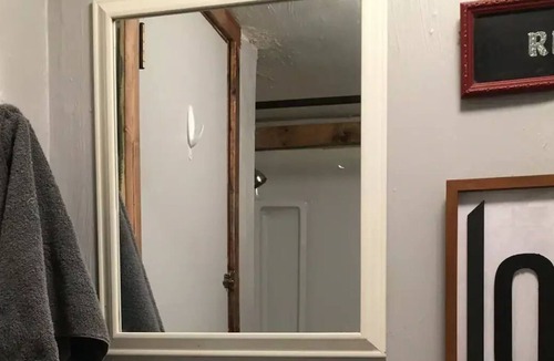 Mattoon Apartment | Small 3 room suite for one