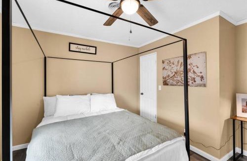 Rantoul House | Small cozy ranch