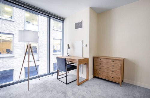 Downtown Chicago Apartment | Smart Loop 1BR w/Gym, Pool, near Financial District, by Blueground