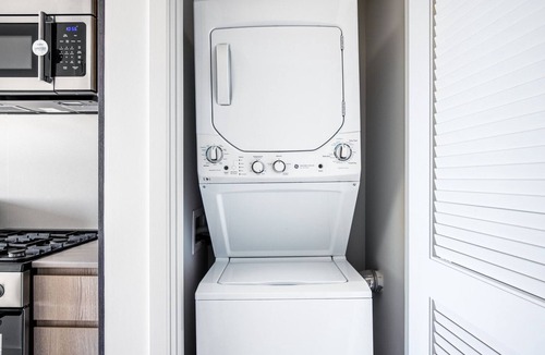 South Loop Apartment | Smart South Loop 1BR w/Pool & gym, near CTA Train, by Blueground