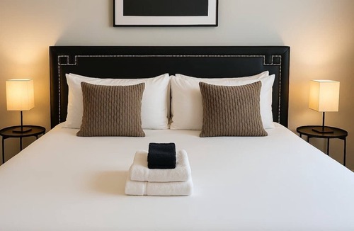 Hyde Park Apartment | Smart Stay in Hyde Park 1BR