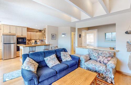 Waitsfield Apartment | Snowside 20