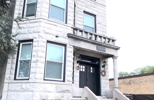 Rogers Park Condo | Soft Suede and Warm Bricks at a Stylish Rogers Park Home