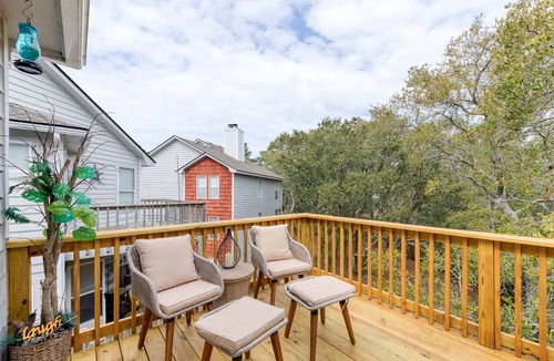 Colington House | Sojourn Stylish 2BD with Pool and Tennis