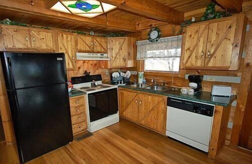 Sevierville Cabin | Somewhere in Time cabin with Mountain Views