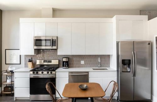 West Loop Apartment | Sonder by Marriott Bonvoy Greektown Apartments