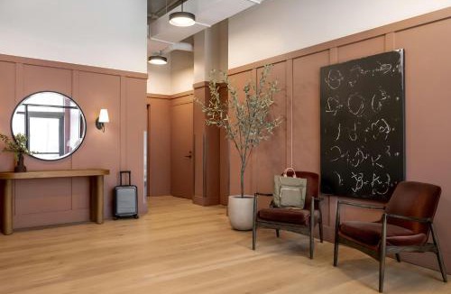 Near West Side Apartment | Sonder by Marriott Bonvoy Market Hall Apartments West Loop