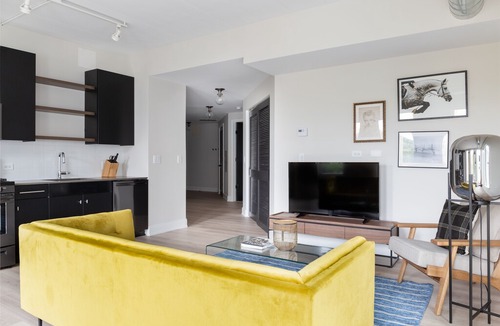 Lakeview Apartment | Sonder | The Bel | Bright 1BR + Rooftop