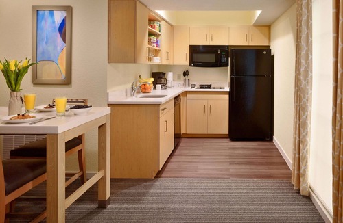 Schaumburg Hotel | Sonesta ES Suites Chicago - Schaumburg