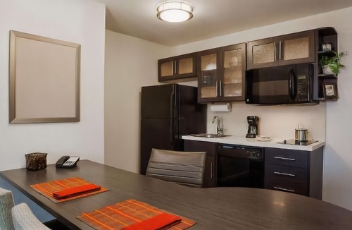 Waukegan Hotel | Sonesta Simply Suites Chicago Waukegan