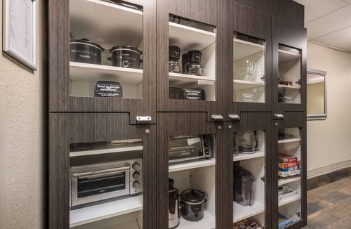 Waukegan Hotel | Sonesta Simply Suites Chicago Waukegan