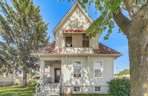 South Chicago Heights Apartment | South Chicago Heights Apt: Pets Welcome!