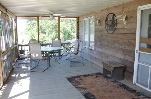 Thompsonville Cabin | Southern Il. Lodge with a View and a pond