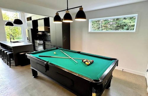 Entrelacs Ski Chalet | Spa, River, Pool Table | Chalet Ombre & Lumière