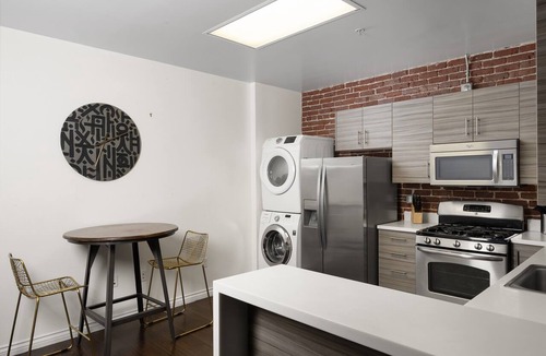 Historic Core Hotel | Spacious 1700 sqft New York-Style Suite