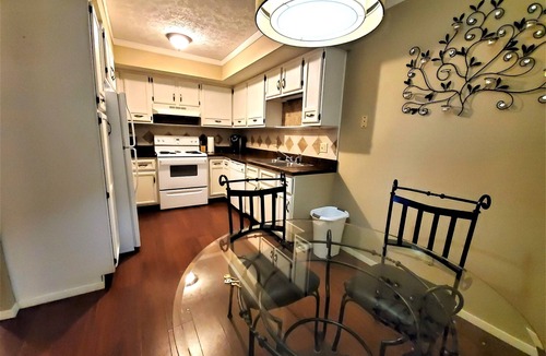 Bloomington Condo | Spacious 2 Bed Condo, Pet Friendly