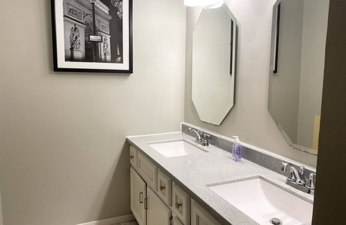 Bloomington Condo | Spacious 2 Bed Condo, Pet Friendly