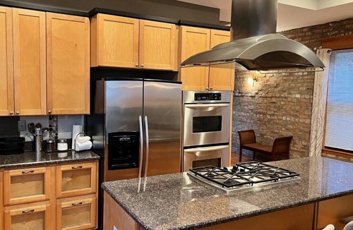 Grand Boulevard Condo | Spacious 2 bedroom 2 bath 10 Minutes to Down Town