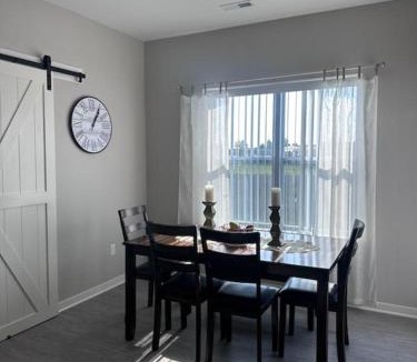 Sycamore Apartment | Spacious 3 bed 2 bath with King Master in Sycamore