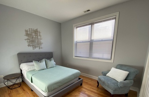 Grand Boulevard Condo | Spacious 3 bed Chicago condo
