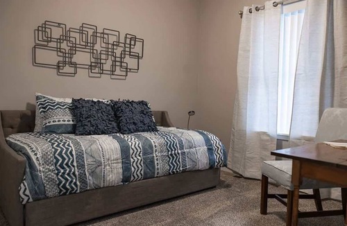 Sycamore Condo | Spacious 3 bedroom condo with King Master Suite in Sycamore