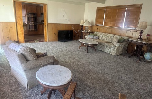 Toro Canyon House | Spacious 3 bedroom in Carpinteria Foothills with fabulous ocean/mountain views.