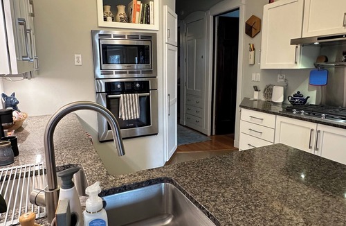 Andersonville Apartment | Spacious 3BR in Andersonville - Just off Clark St