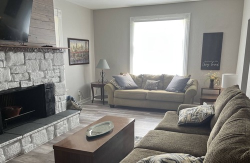 Canton Apartment | Spacious 3BR w/Fenced in Yard & Parking