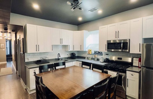 Lawndale Apartment | Spacious 4-bedroom apartment with WiFi, AC in beautiful Chicago
