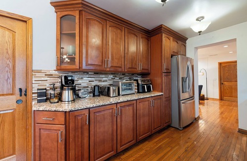 Des Plaines House | Spacious 4-bedroom house in amazing Des Plaines with WiFi, AC