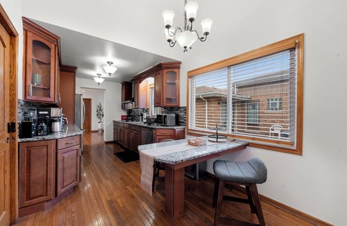 Des Plaines House | Spacious 4-bedroom house in amazing Des Plaines with WiFi, AC