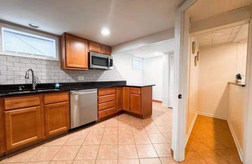 Skokie House | Spacious 4BR Family Retreat | Near Malls, Dining & Downtown | Sleeps 12+