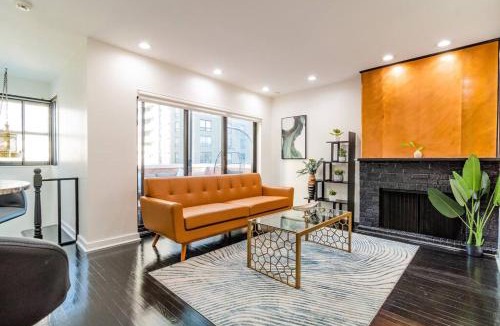 Gold Coast Apartment | Spacious 4BR Gold Coast Duplex with Jacuzzi in the Bedroom