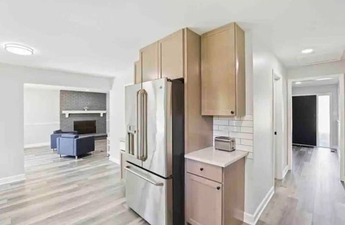 Wasco House | Spacious 4BR Home with Game Room - LCP Collection