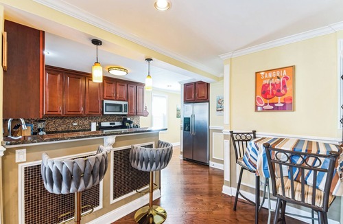 Belmont Cragin House | Spacious 4BR Home. Your Cozy Home Away from Home