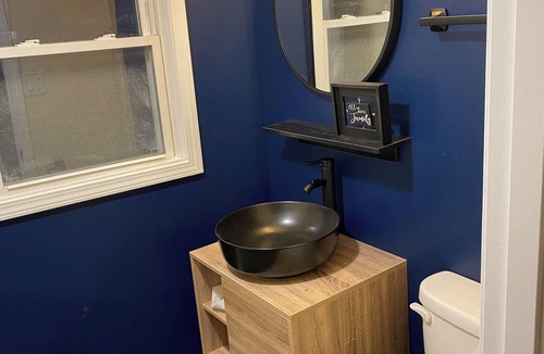 Gresham House | Spacious 5-bedroom house with AC, WiFi in amazing Chicago