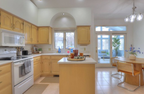 Decatur House | Spacious 5-bedroom House, Hot Tub, Firepit, Game Rooms, Theater Room and More!