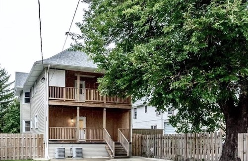 Forest Park House | Spacious 5-Bedroom Retreat in Forest Park